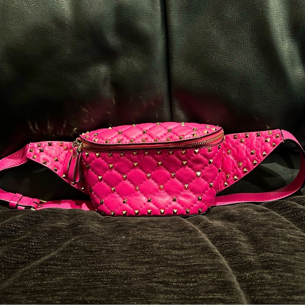 Valentino Garavani Small Belt Bag Hot Pink RARE